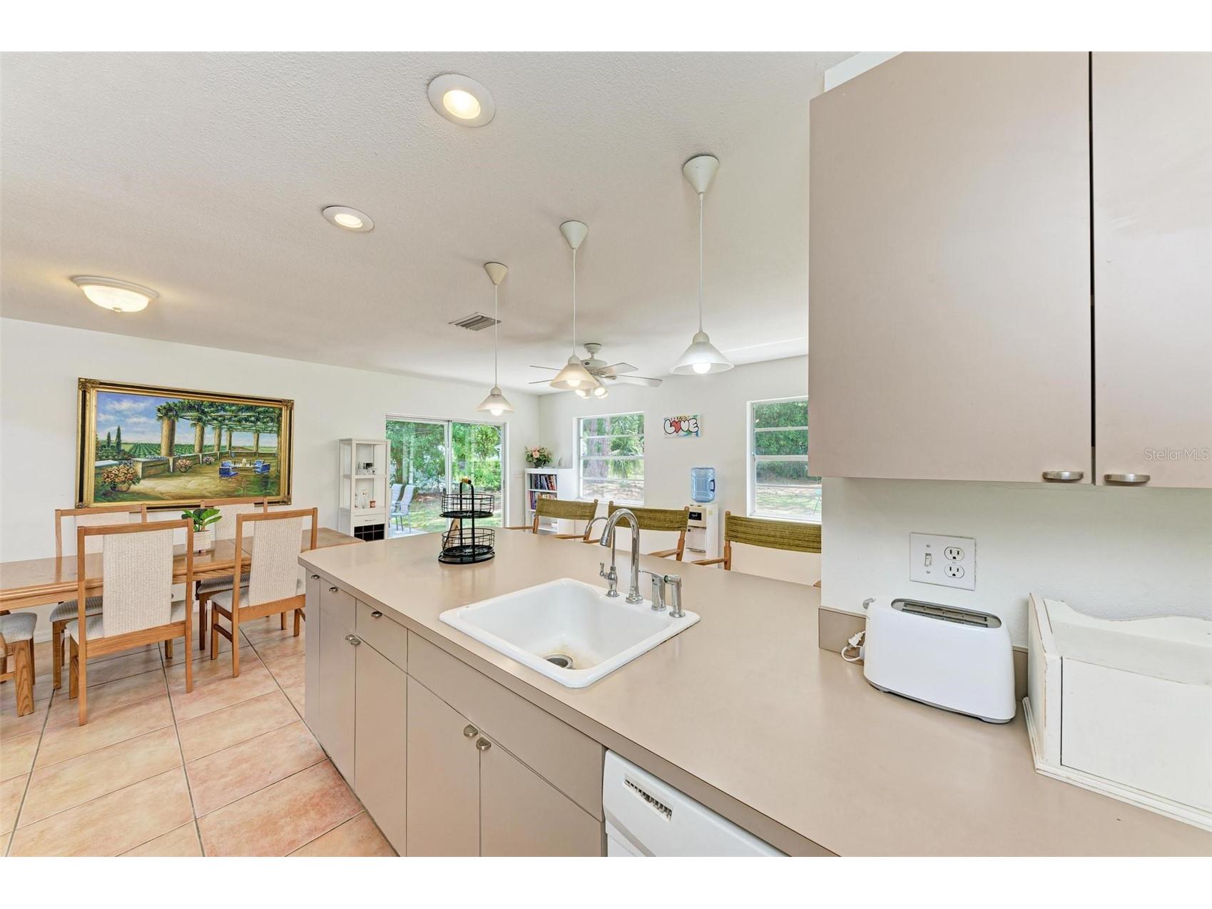 2660 Davis Boulevard Sarasota FL 34237 A4676514 image25