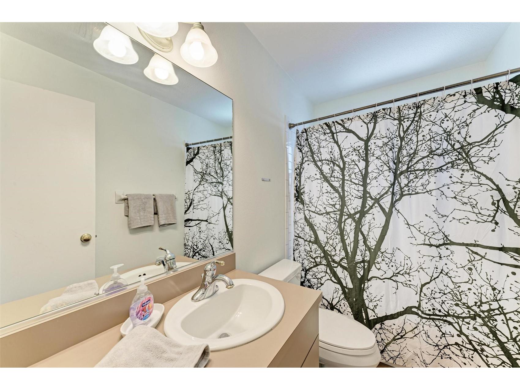 2660 Davis Boulevard Sarasota FL 34237 A4676514 image32