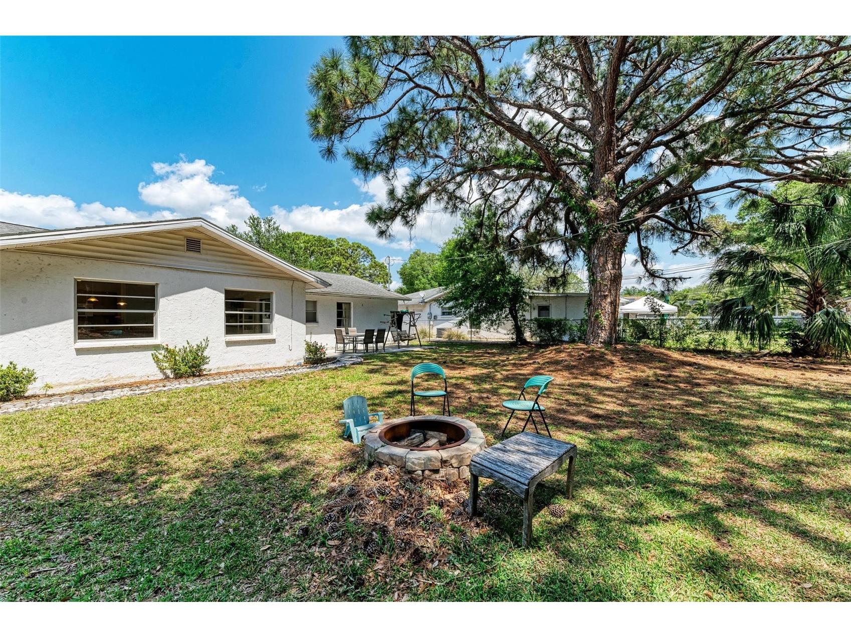 2660 Davis Boulevard Sarasota FL 34237 A4676514 image40