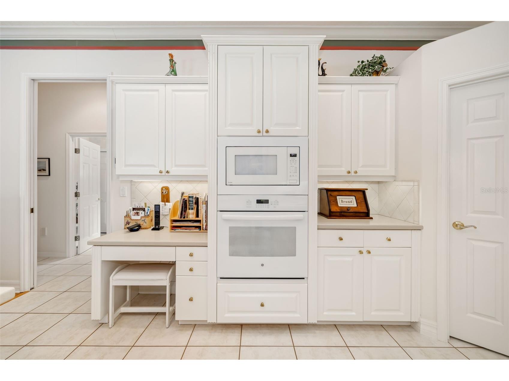 2660 Dick Wilson Drive Sarasota FL 34240 A4690365 image18