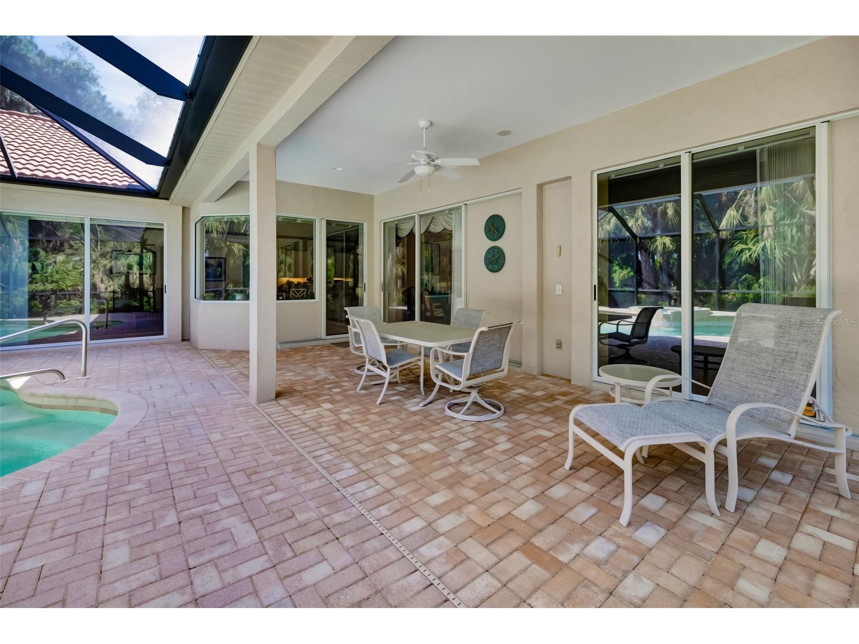 2660 Dick Wilson Drive Sarasota FL 34240 A4690365 image32