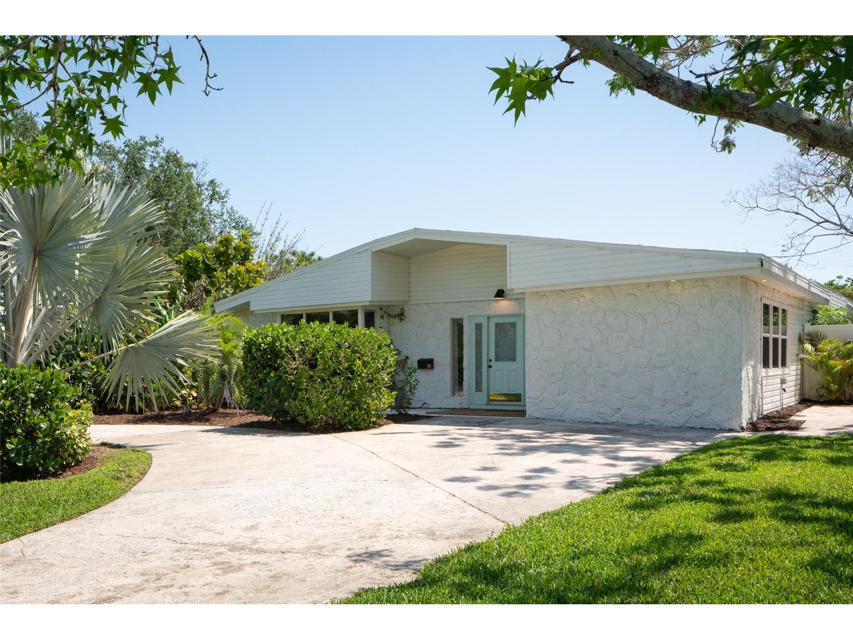 2660 Fairway Avenue S Saint Petersburg FL 33712 TB8493759 image1
