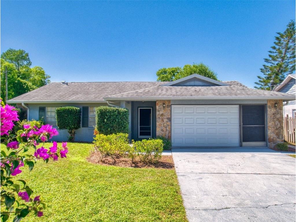 26603 W Cove Drive Tavares FL 32778 - LITTLE LAKE HARRIS G5079864 image1