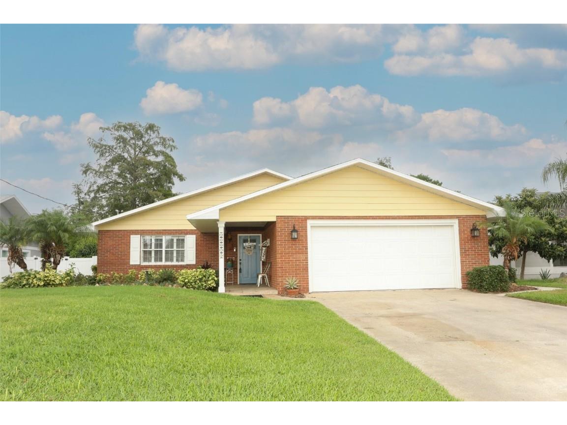 26625 W Cove Drive Tavares FL 32778 - THE CANAL LEADS TO LAKE HARRIS O6213094 image1