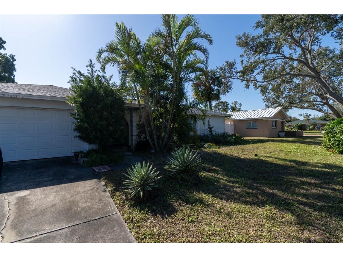 2664 61st Avenue S Saint Petersburg FL 33712 TB8336366 image1