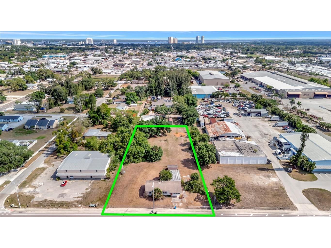 2665 Hanson Street Fort Myers FL 33901 TB8390715 image1