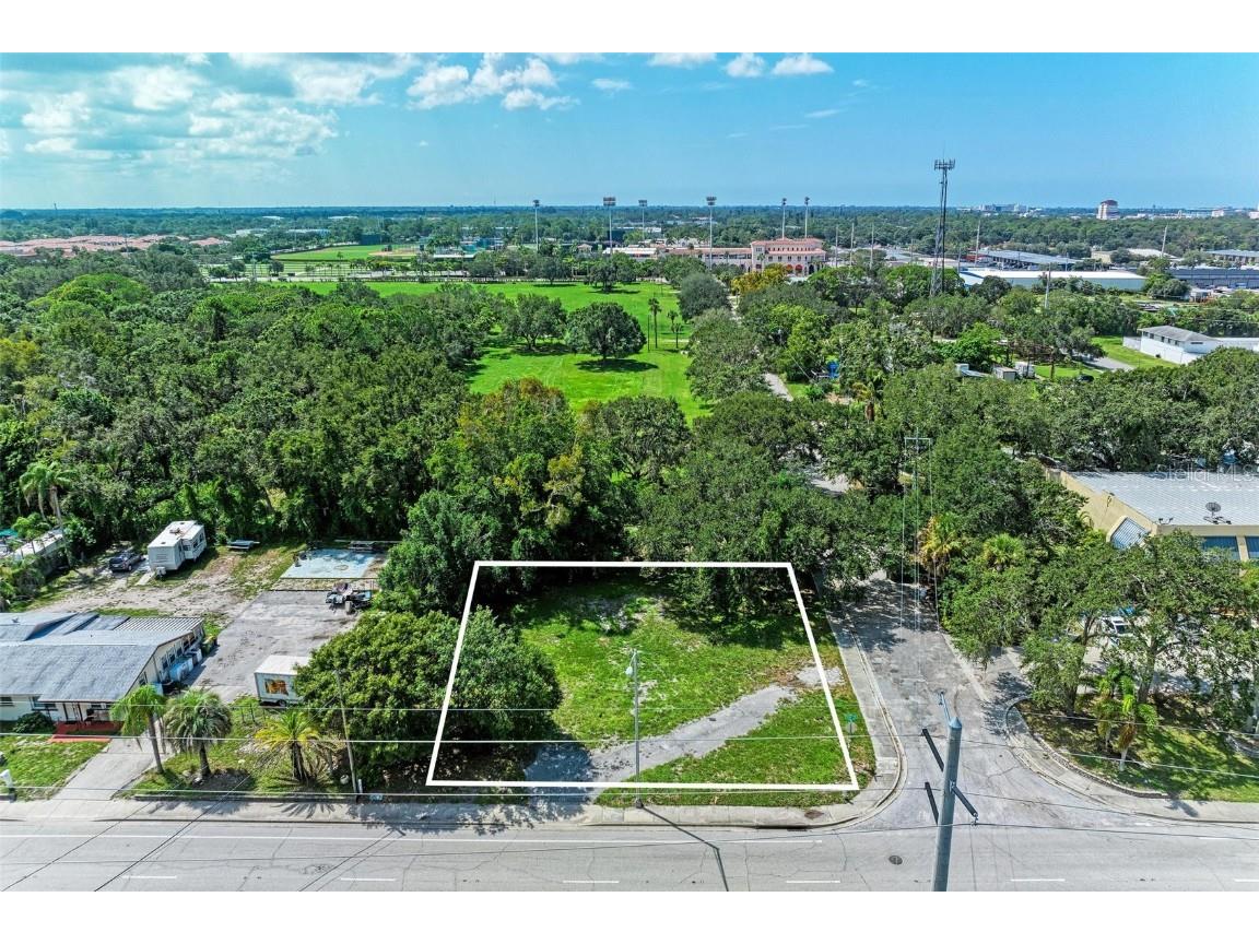 2666 17th Street Sarasota FL 34234 A4581376 image1