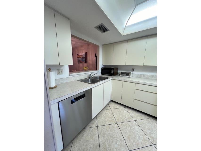 2666 Woodgate Lane #D-1 Sarasota FL 34231 A4592990 image5