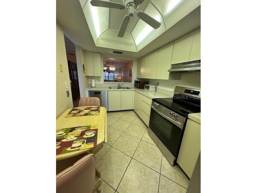 2666 Woodgate Lane #D-1 Sarasota FL 34231 A4592990 image7