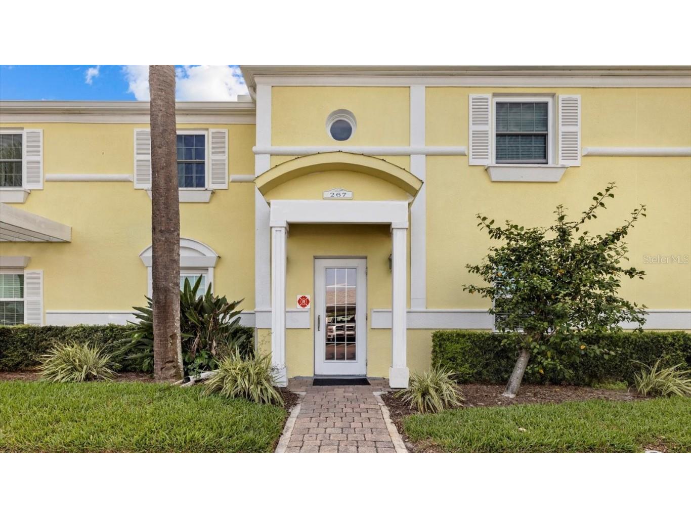 267 Seahorse Drive SE #B Saint Petersburg FL 33705 U8236511 image1