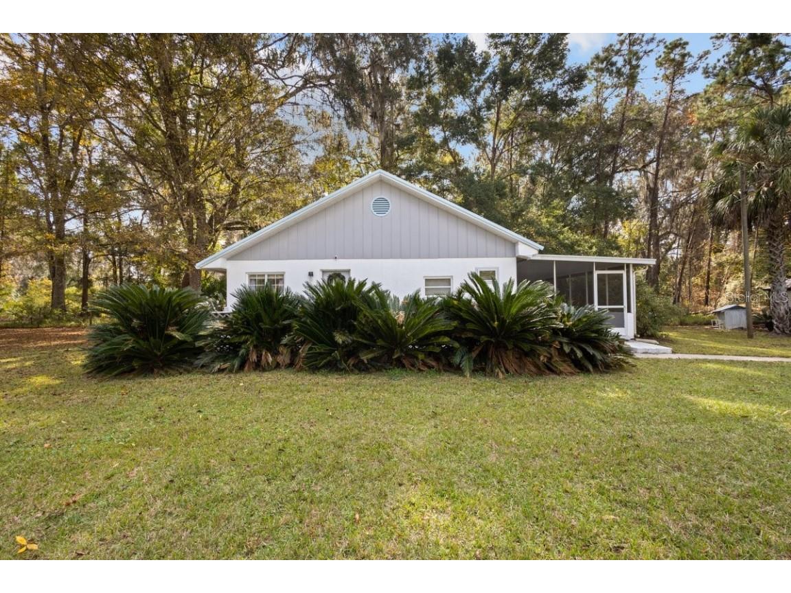 2670 SE 68th Street Gulf Hammock FL 32639 W7881131 image1