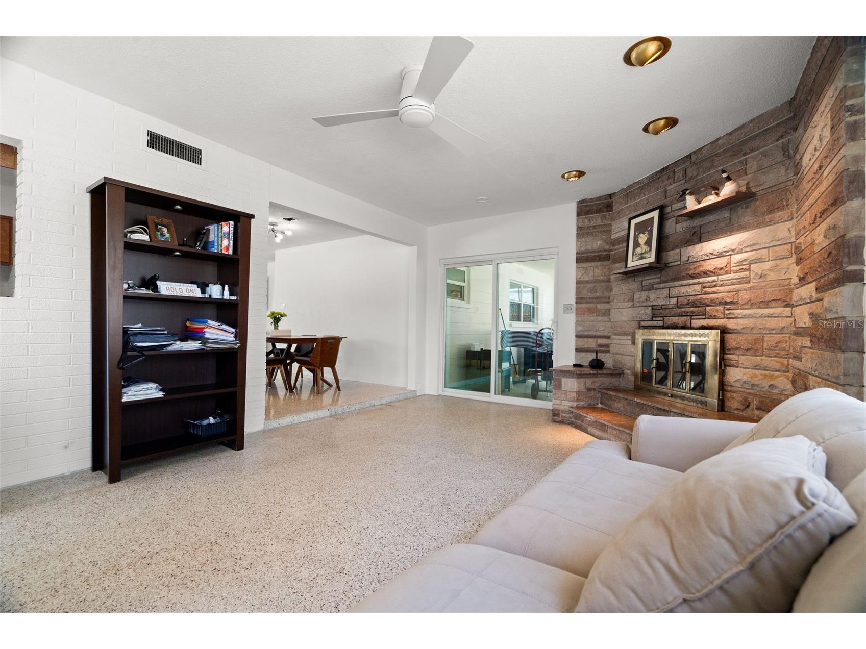 2671 W Bay Isle Drive SE Saint Petersburg FL 33705 TB8502184 image18