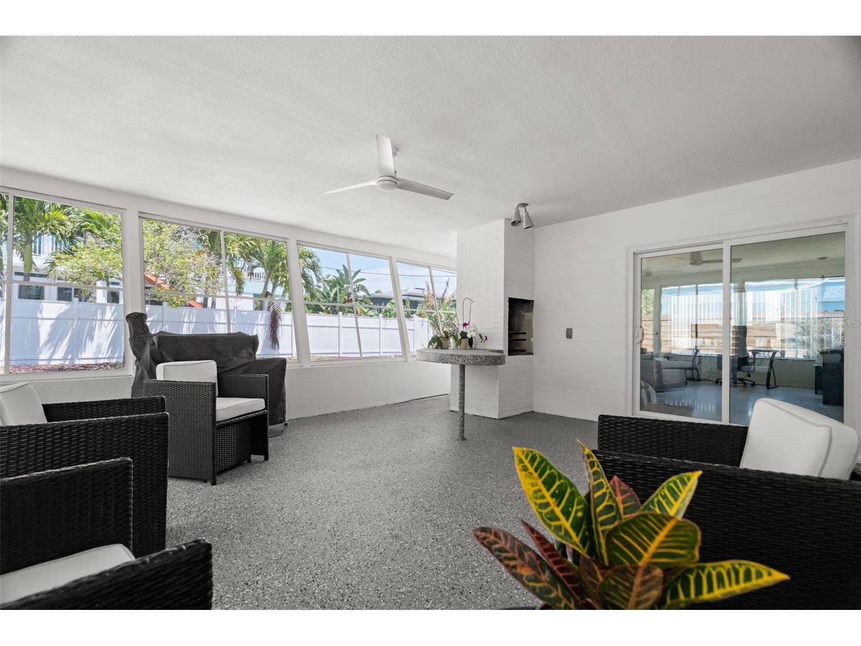 2671 W Bay Isle Drive SE Saint Petersburg FL 33705 TB8502184 image28
