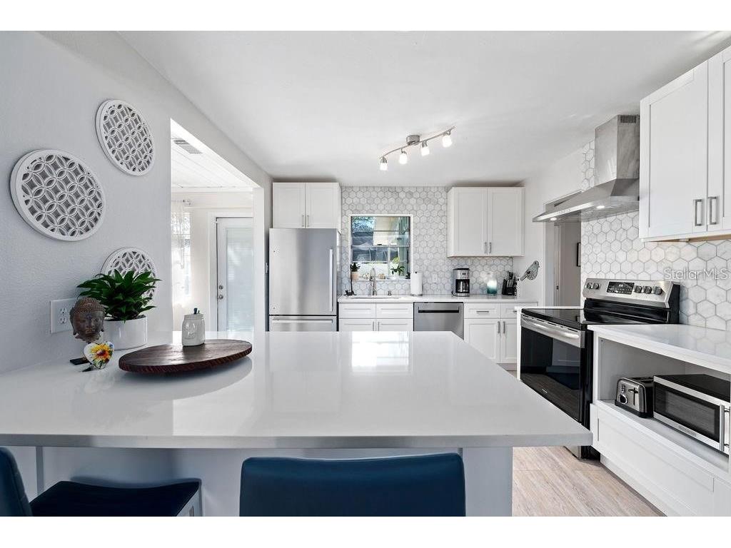 2676 Martin Street Sarasota FL 34237 A4693424 image14