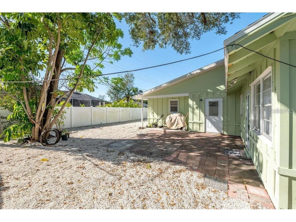 2676 Martin Street Sarasota FL 34237 A4693424 image35
