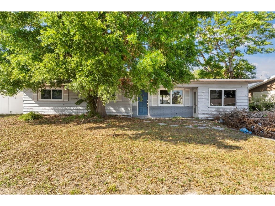 2677 Martin Street Sarasota FL 34237 C7507945 image1