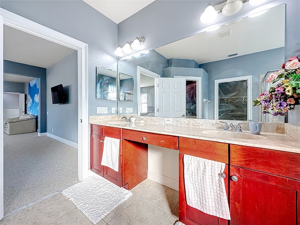 2679 Lakebreeze Lane S Clearwater FL 33759 TB8457253 image46