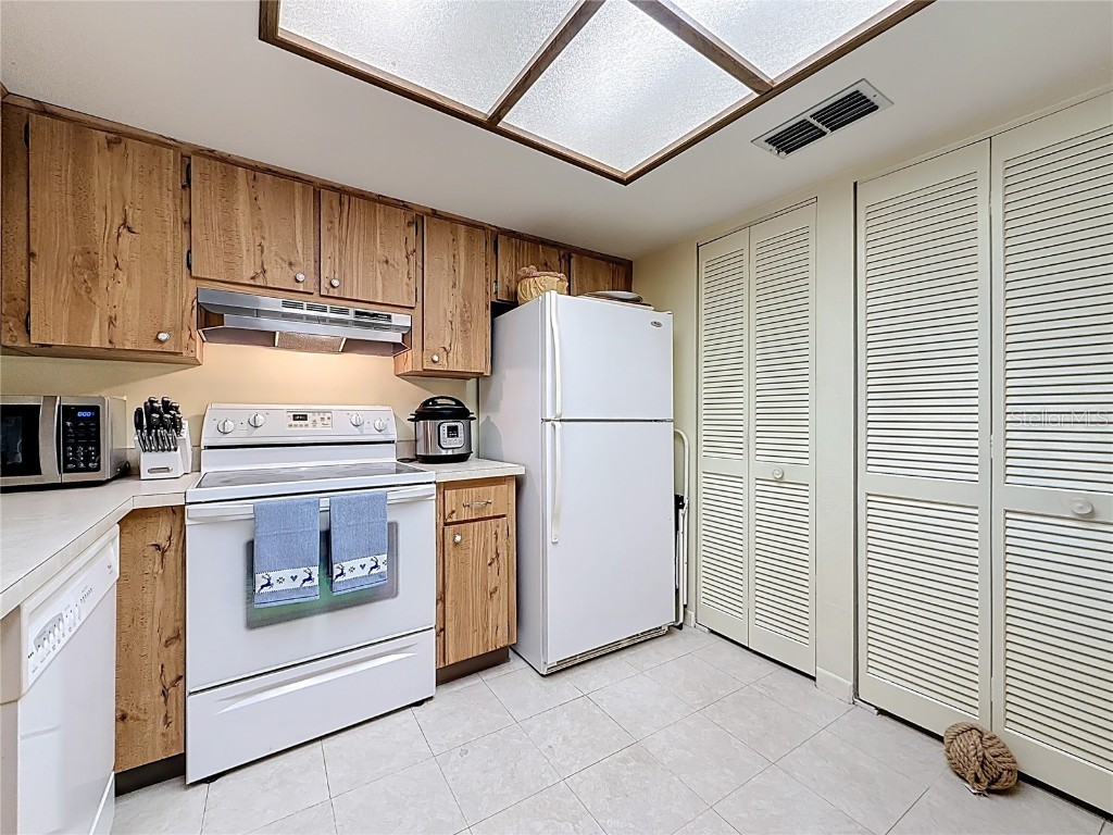 2685 Sabal Springs Circle #201 Clearwater FL 33761 TB8374138 image12