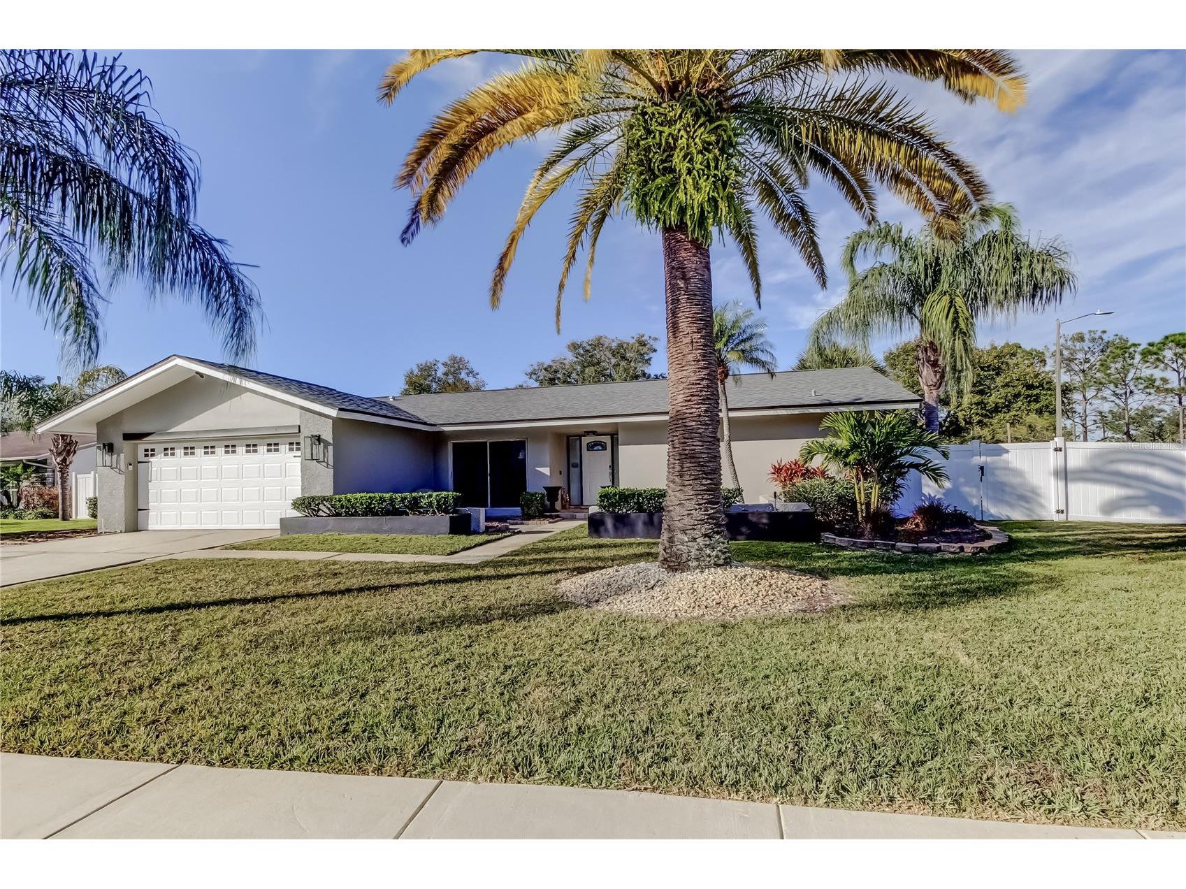 2686 Clubhouse Drive S Clearwater FL 33761 TB8468486 image1