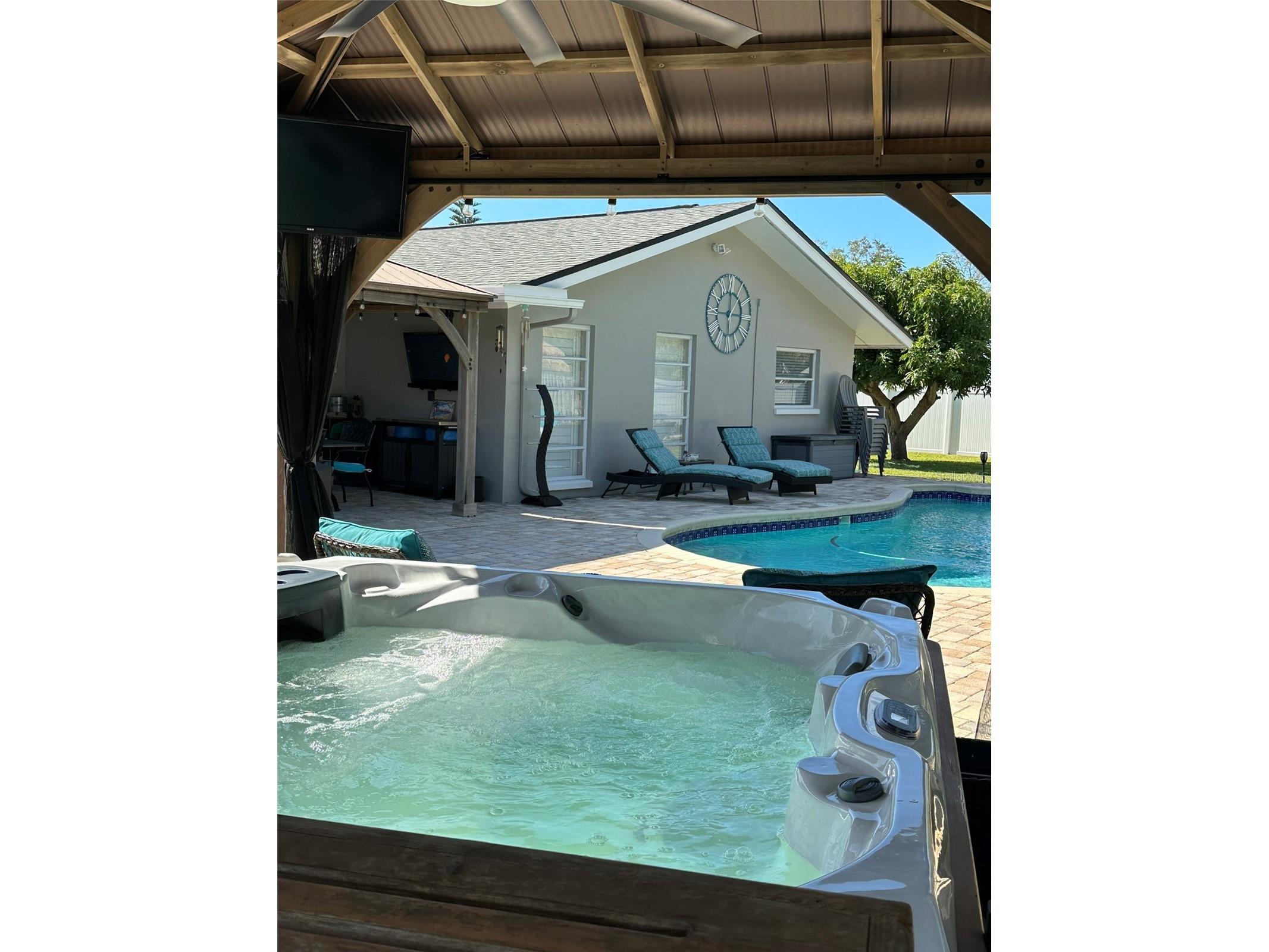 2686 Clubhouse Drive S Clearwater FL 33761 TB8468486 image42