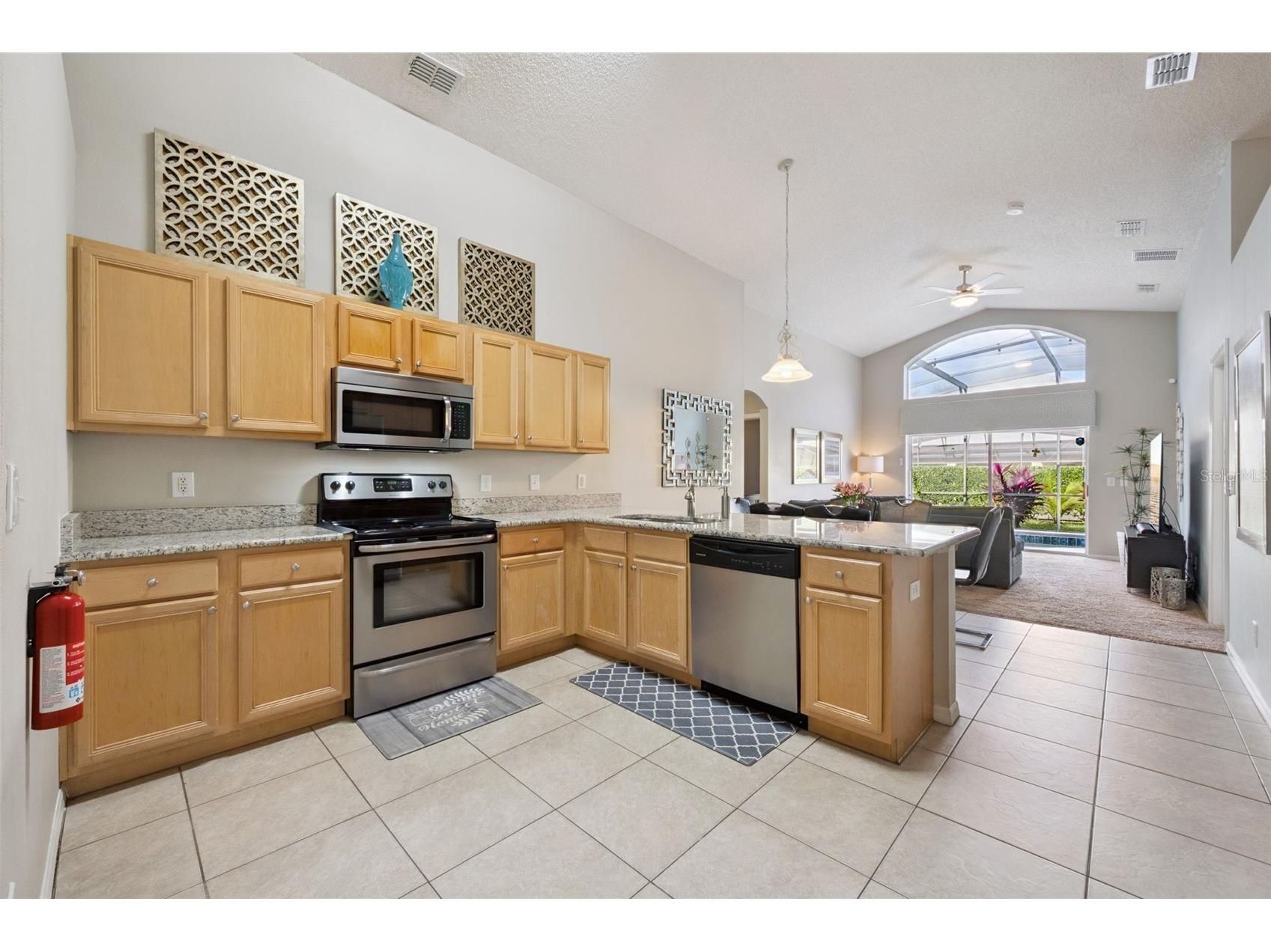 2686 Emerald Island Boulevard Kissimmee FL 34747 O6370869 image10