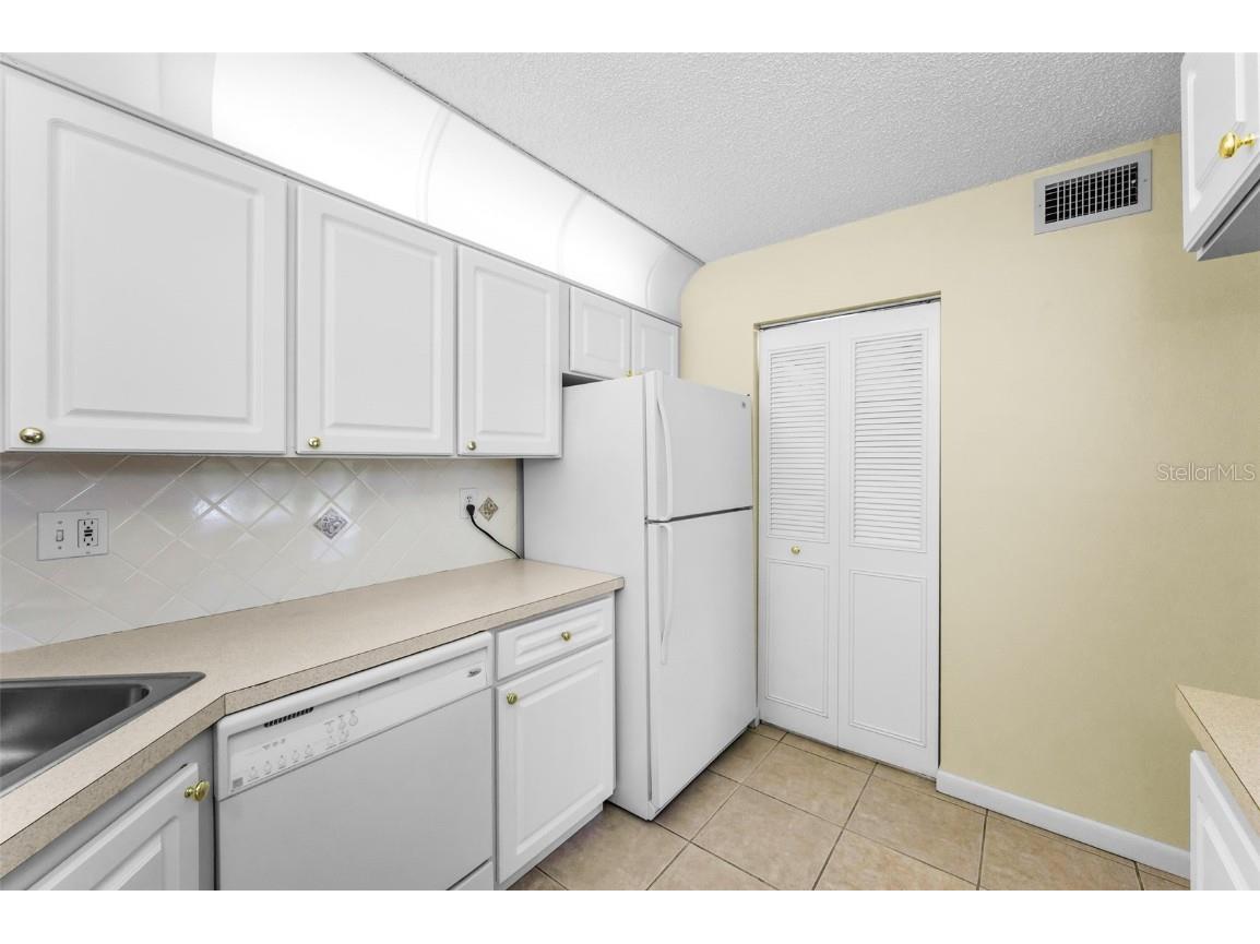 2687 Pine Ridge Way S #F2 Palm Harbor FL 34684 TB8422192 image30