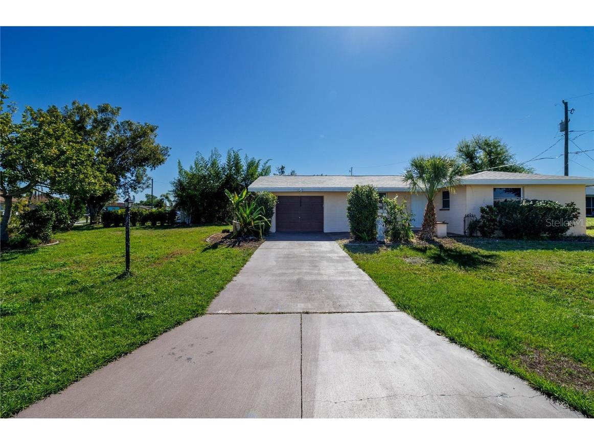 269 E Tarpon Boulevard NW Port Charlotte FL 33952 A4604130 image1