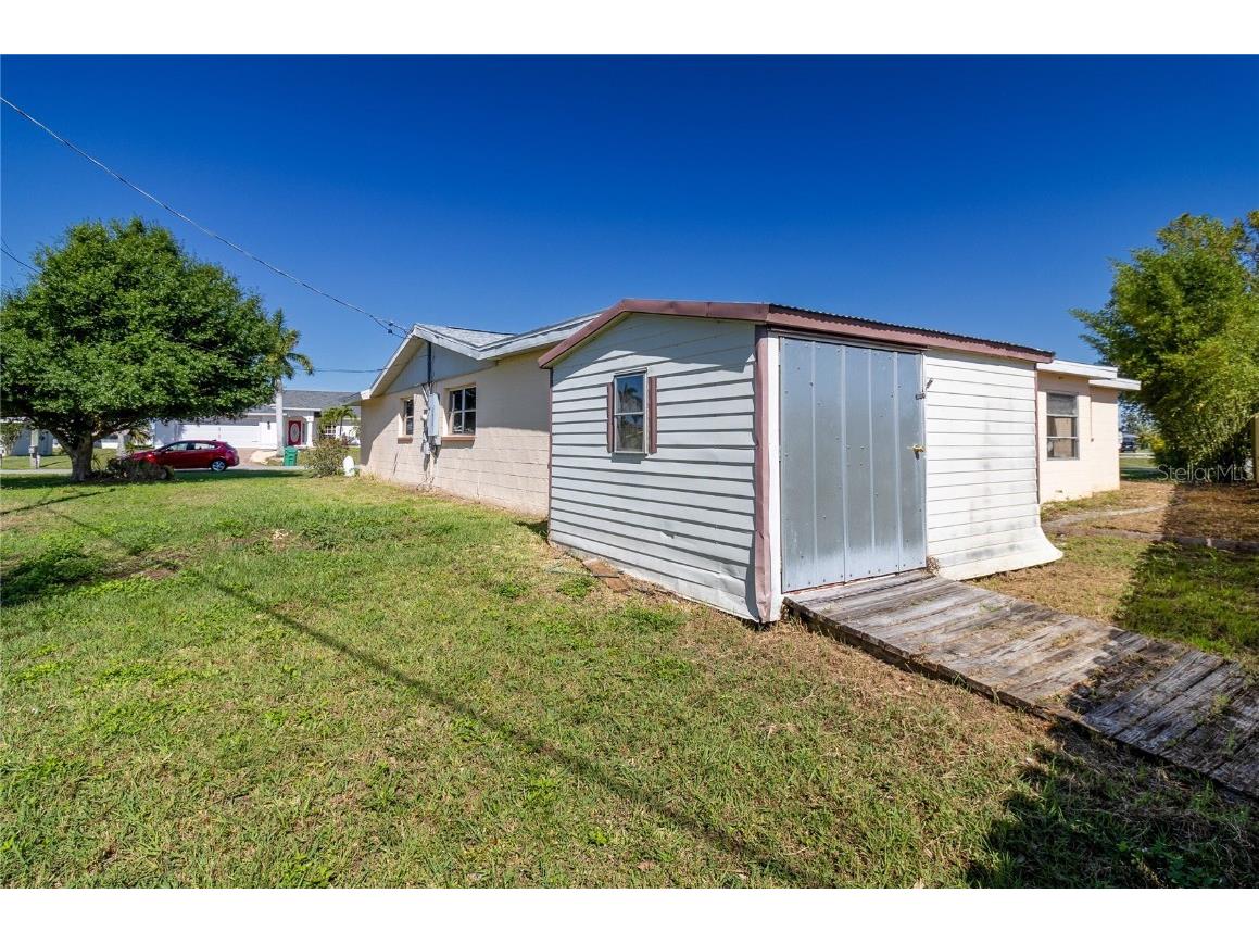 269 E Tarpon Boulevard NW Port Charlotte FL 33952 A4668651 image16