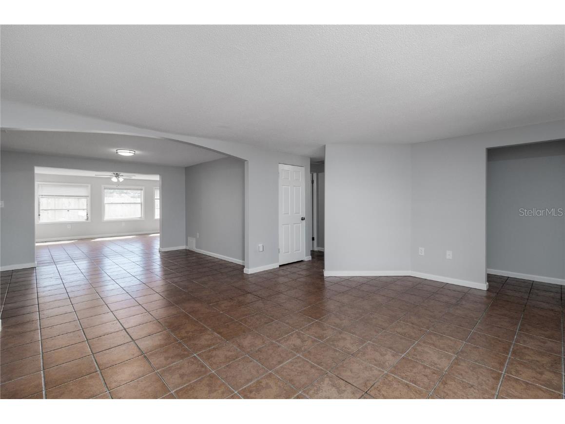 269 E Tarpon Boulevard NW Port Charlotte FL 33952 A4668651 image4