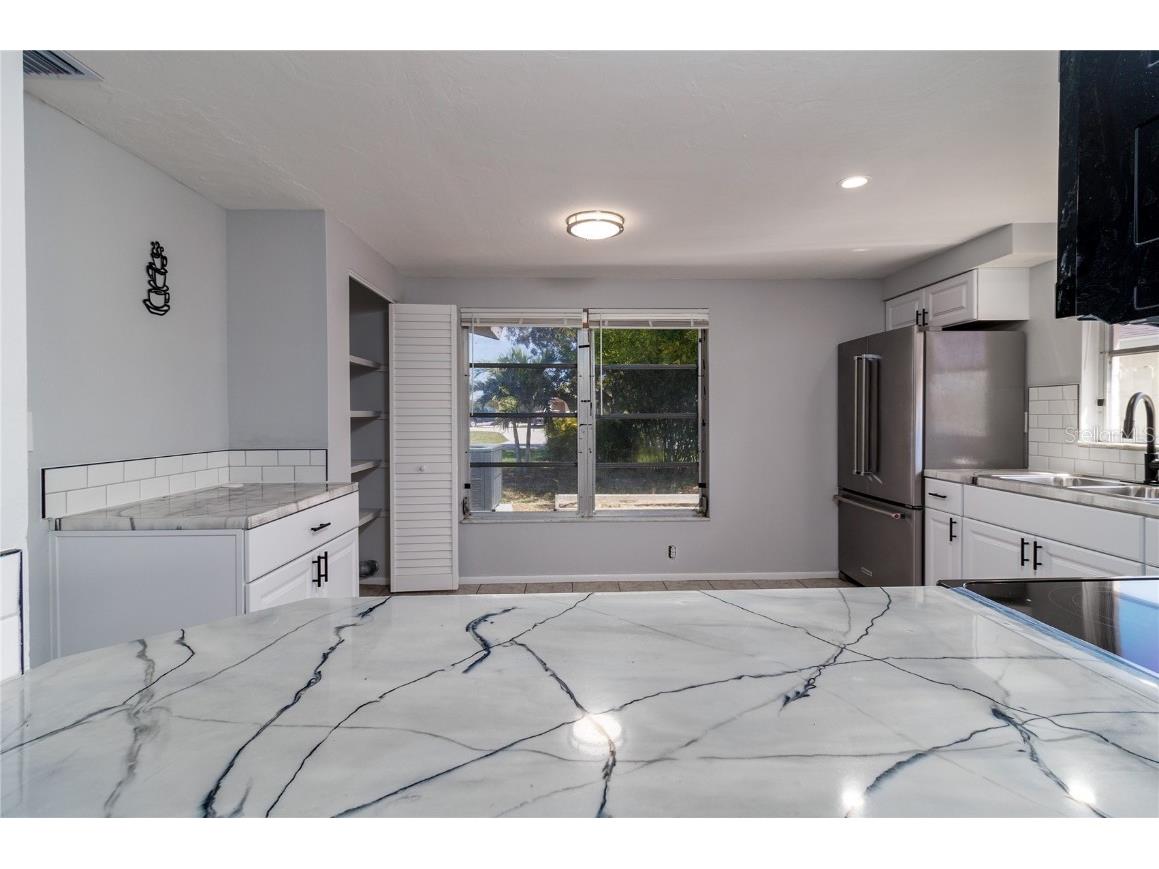 269 E Tarpon Boulevard NW Port Charlotte FL 33952 A4668651 image7