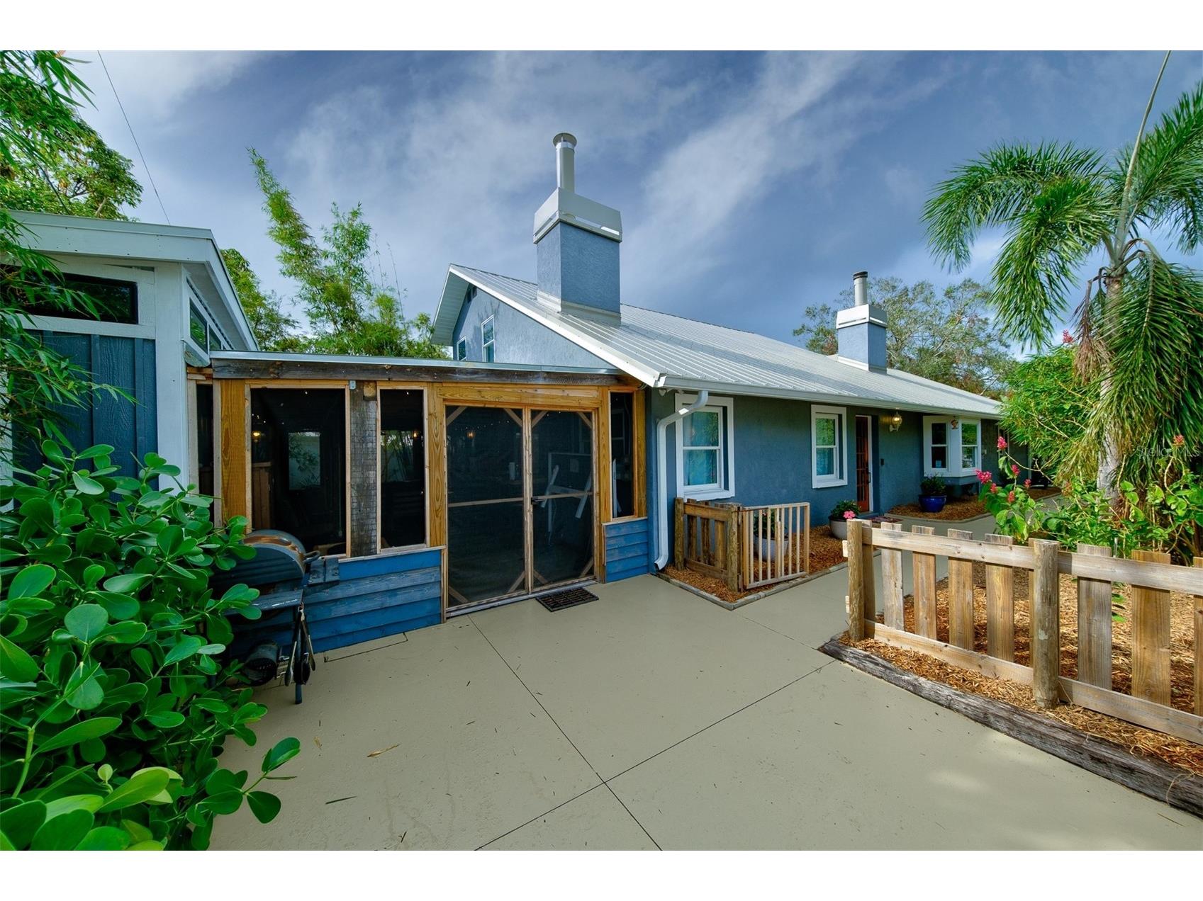 2690 Temple Street Sarasota FL 34239 A4695132 image1