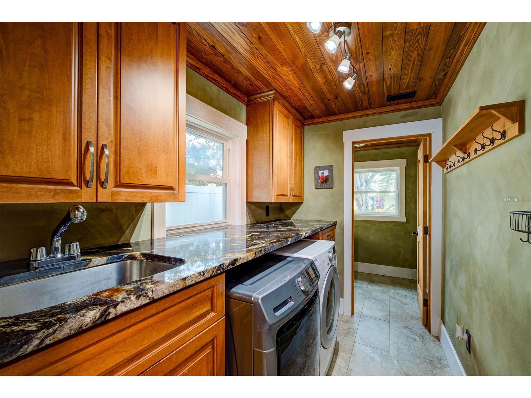 2690 Temple Street Sarasota FL 34239 A4695132 image25
