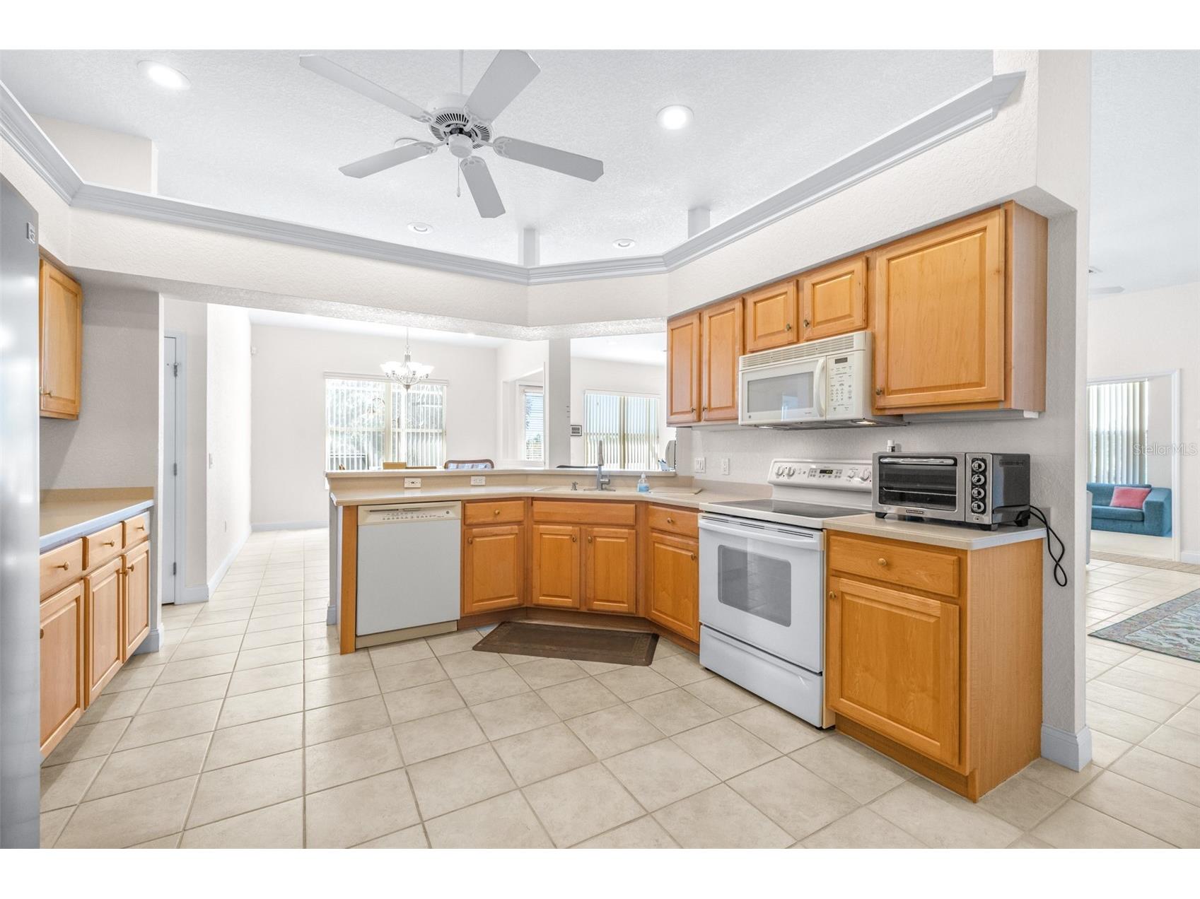 2692 Huntington Hills Dr Lakeland FL 33810 - LAKE LESTER L4956473 image10