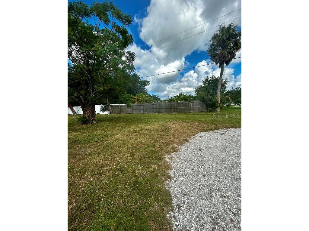 2695 Fruitville Road Sarasota FL 34237 A4670567 image12