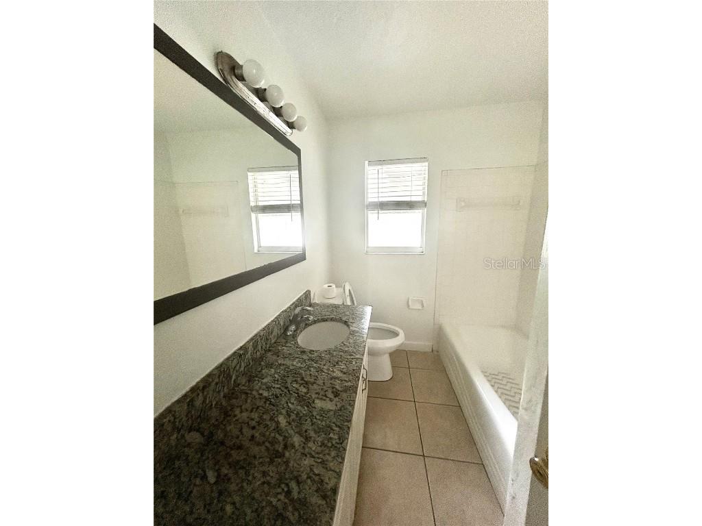 2695 Fruitville Road Sarasota FL 34237 A4670567 image8