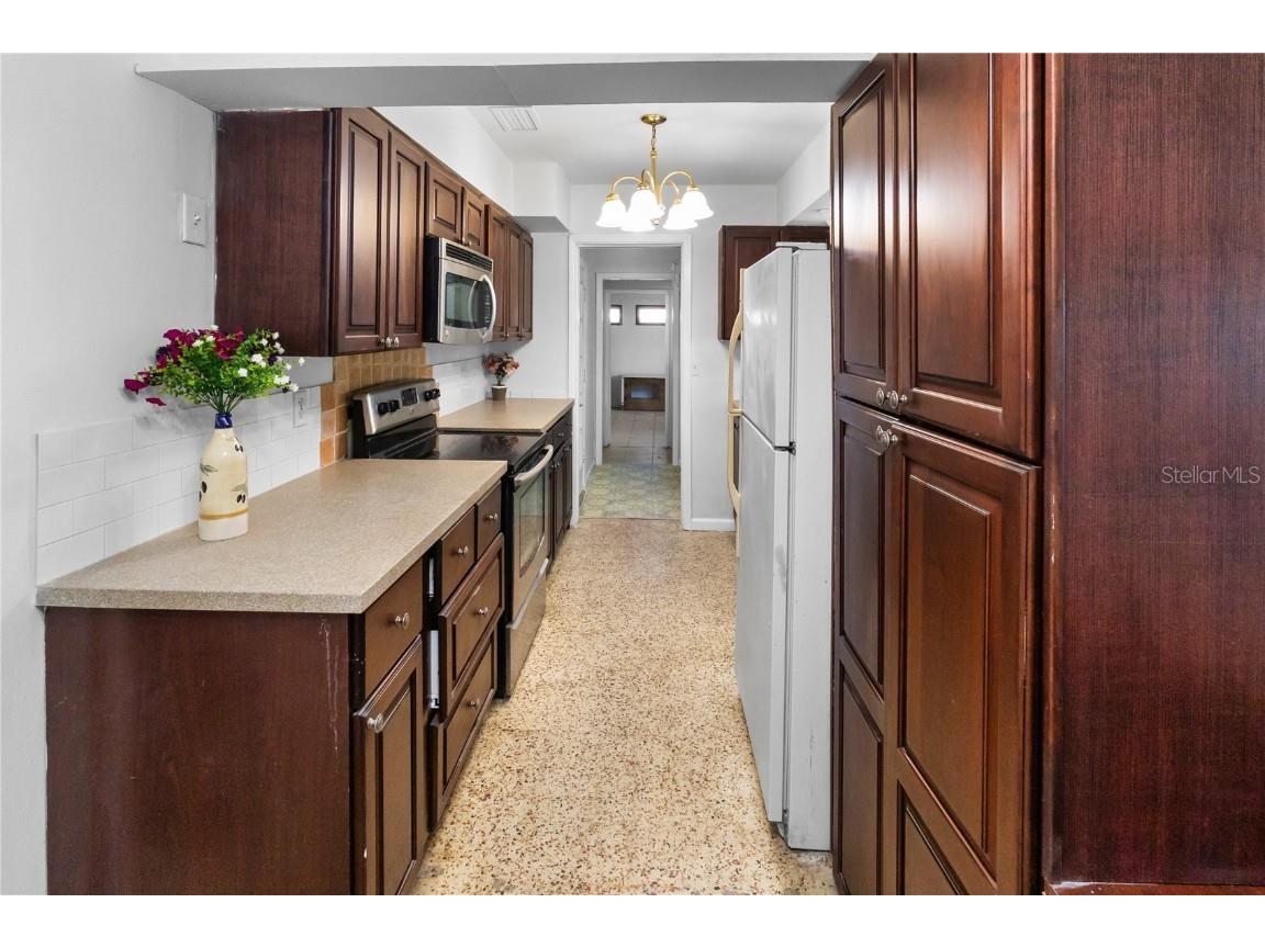 2695 S East Avenue Sarasota FL 34239 A4669217 image12