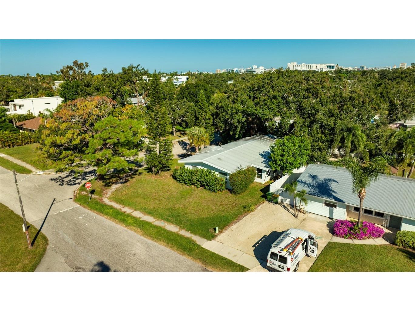 2695 S East Avenue Sarasota FL 34239 A4669217 image15