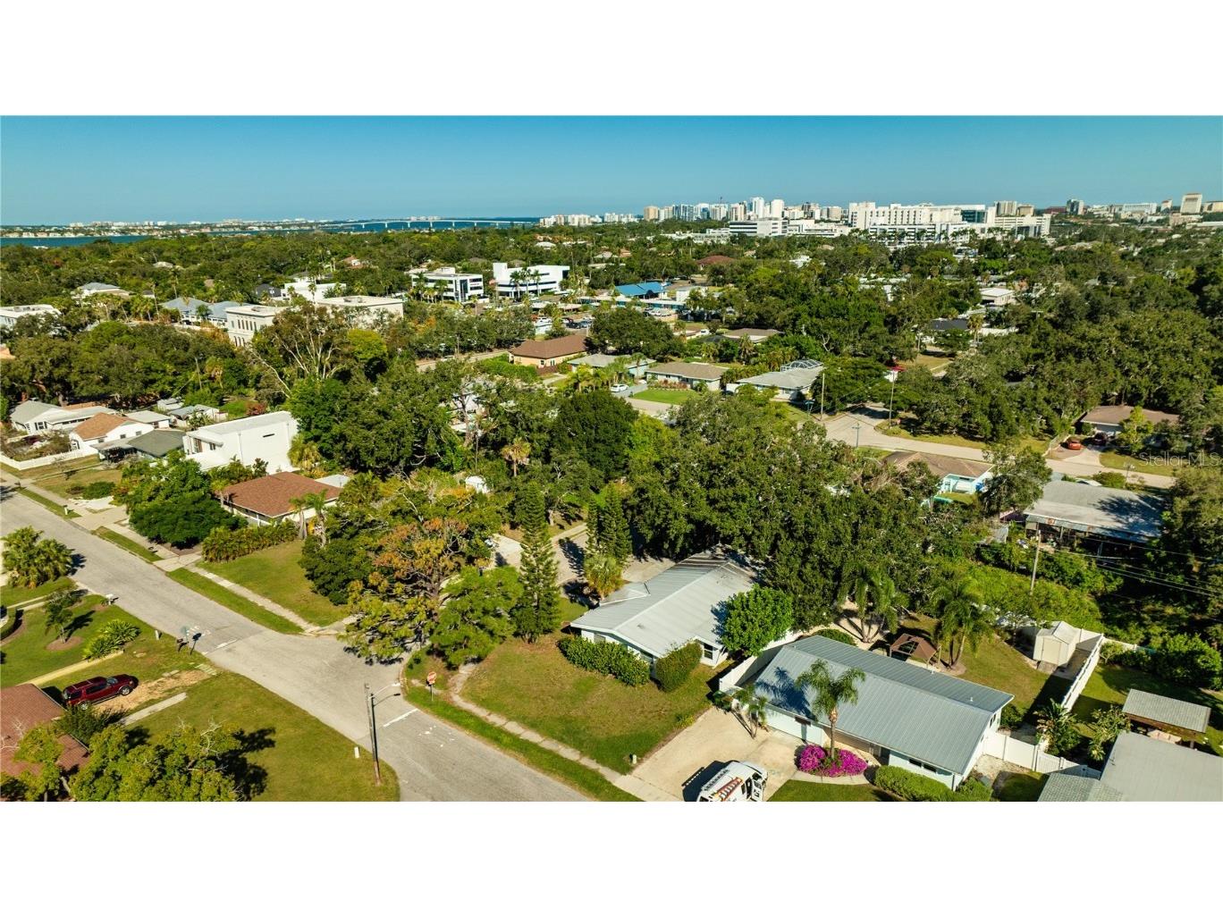 2695 S East Avenue Sarasota FL 34239 A4669217 image2