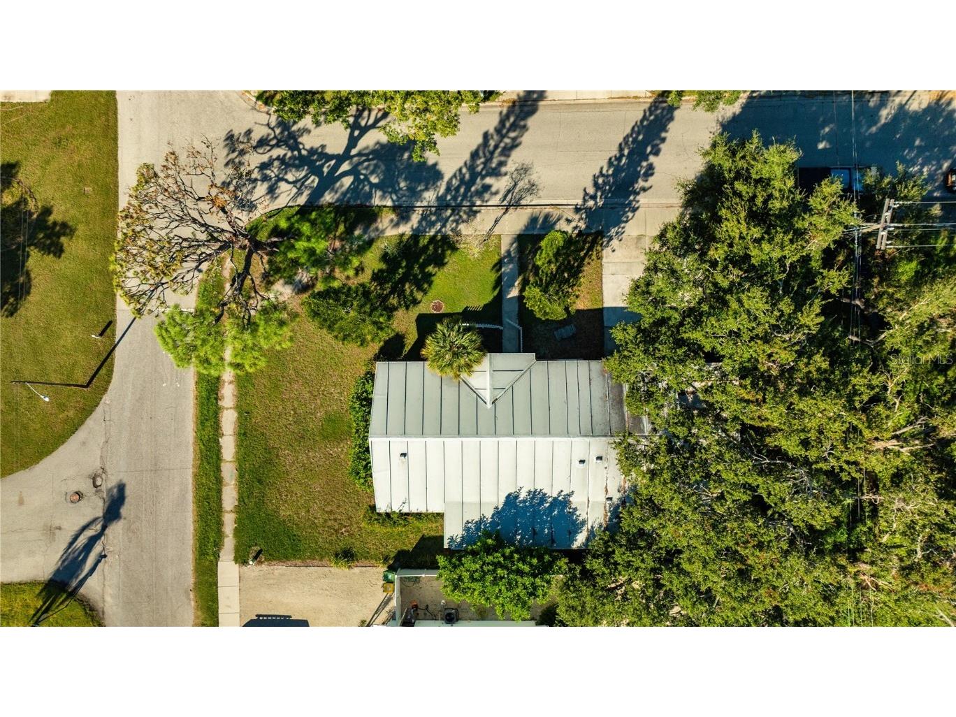 2695 S East Avenue Sarasota FL 34239 A4669217 image3