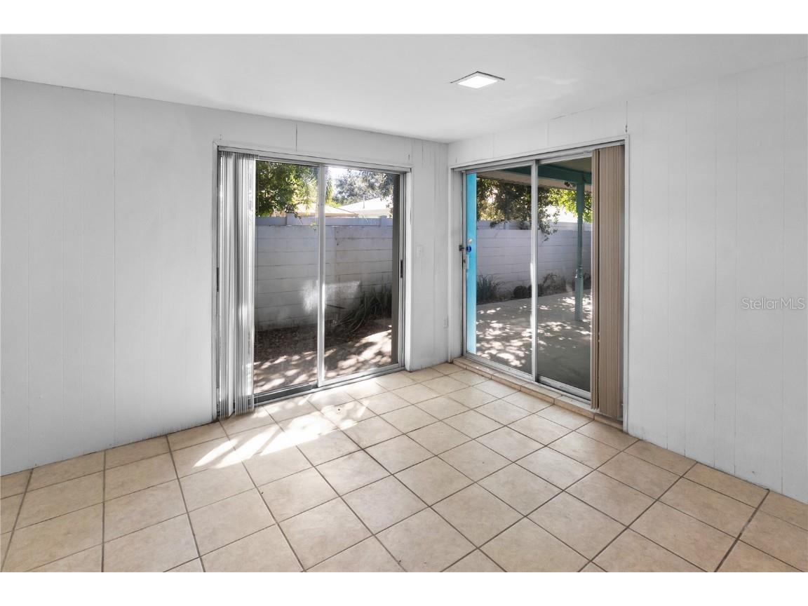 2695 S East Avenue Sarasota FL 34239 A4669217 image5