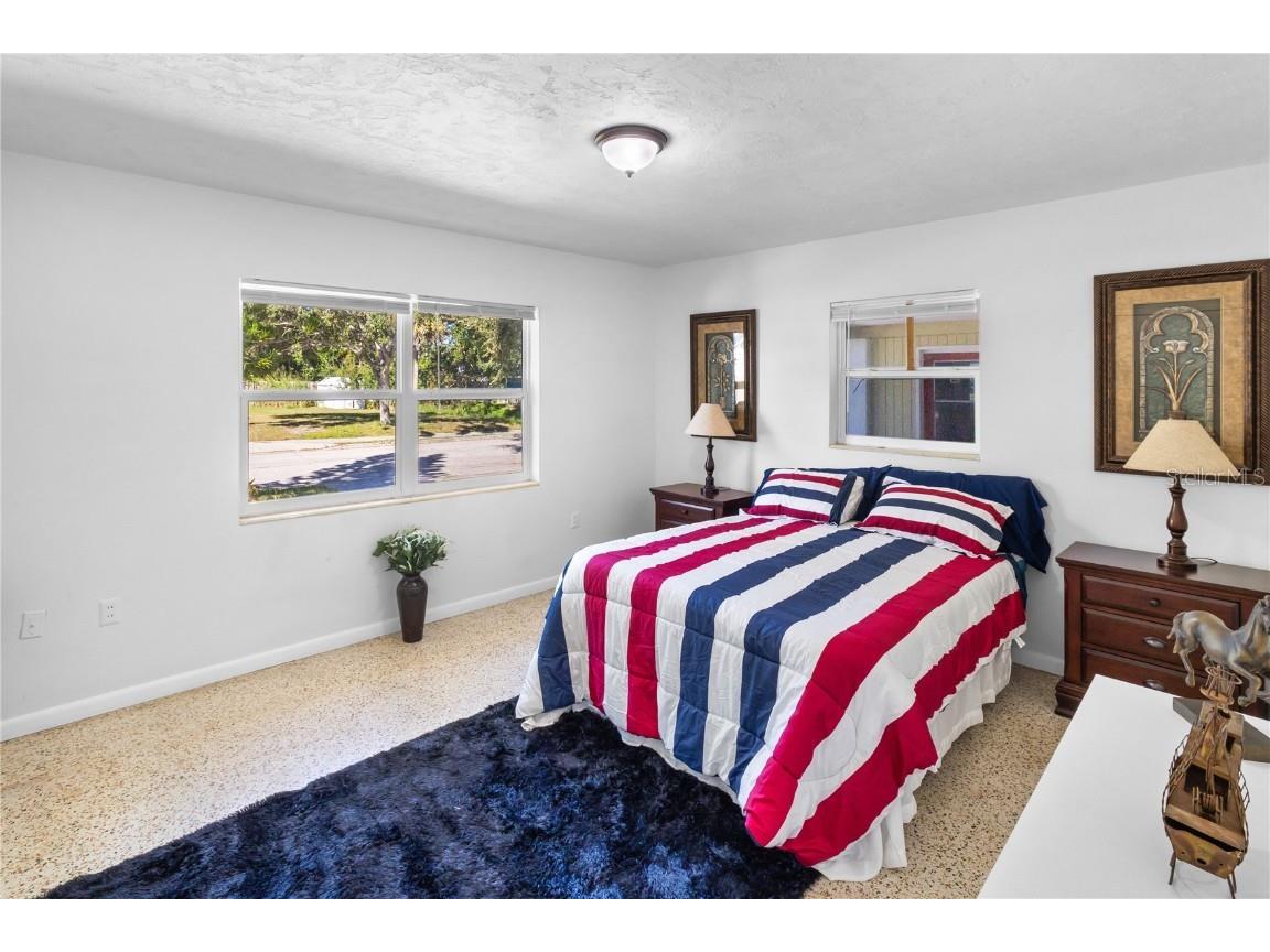 2695 S East Avenue Sarasota FL 34239 A4669217 image6