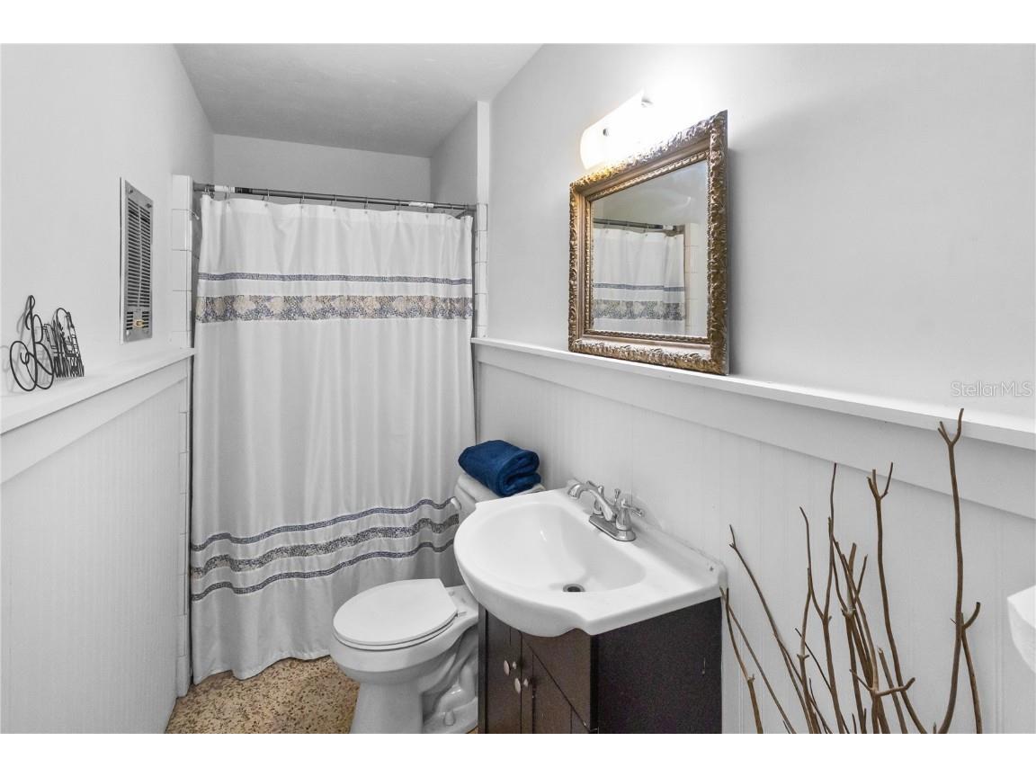 2695 S East Avenue Sarasota FL 34239 A4669217 image9