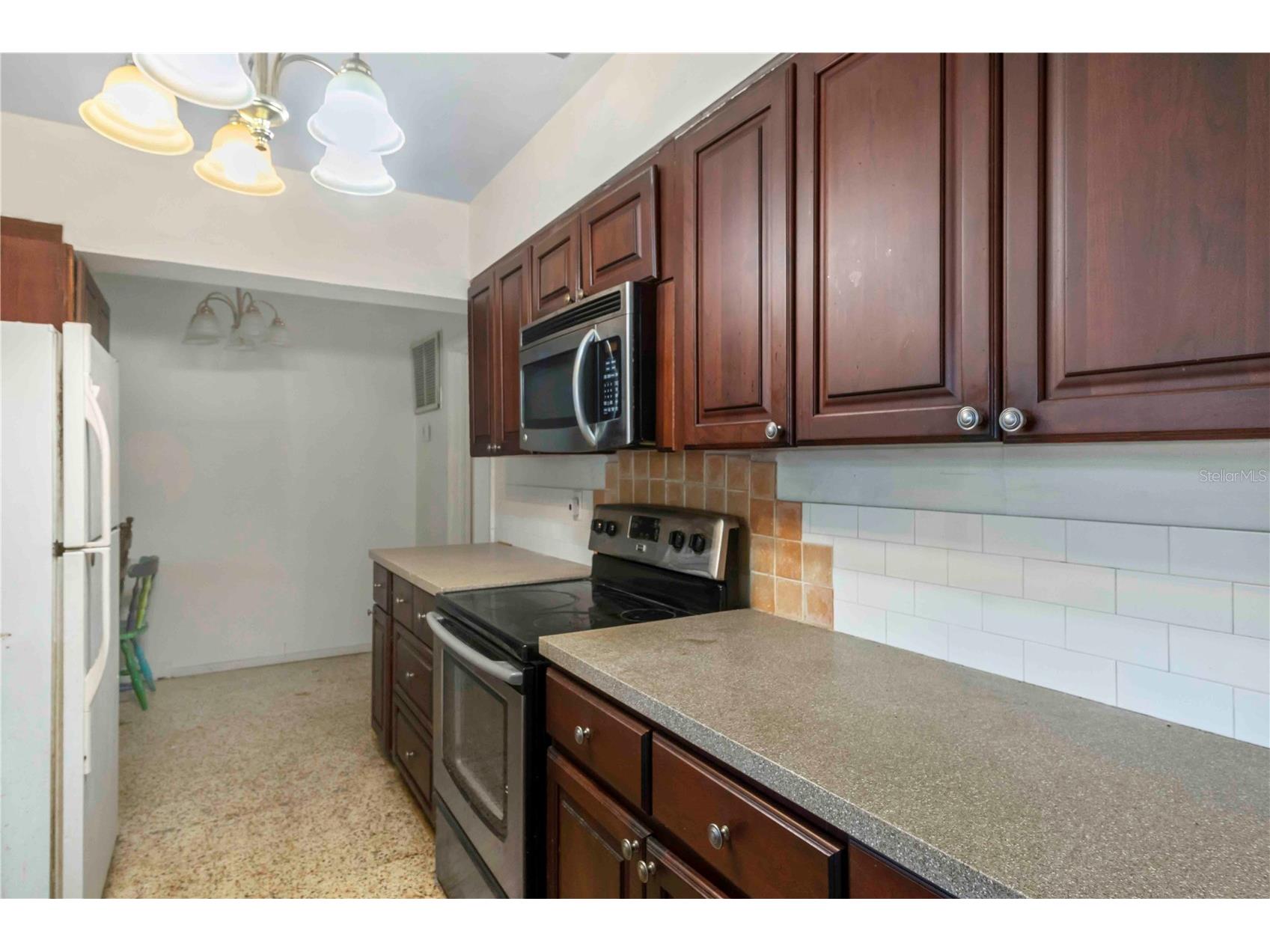 2695 S East Avenue Sarasota FL 34239 O6391028 image4