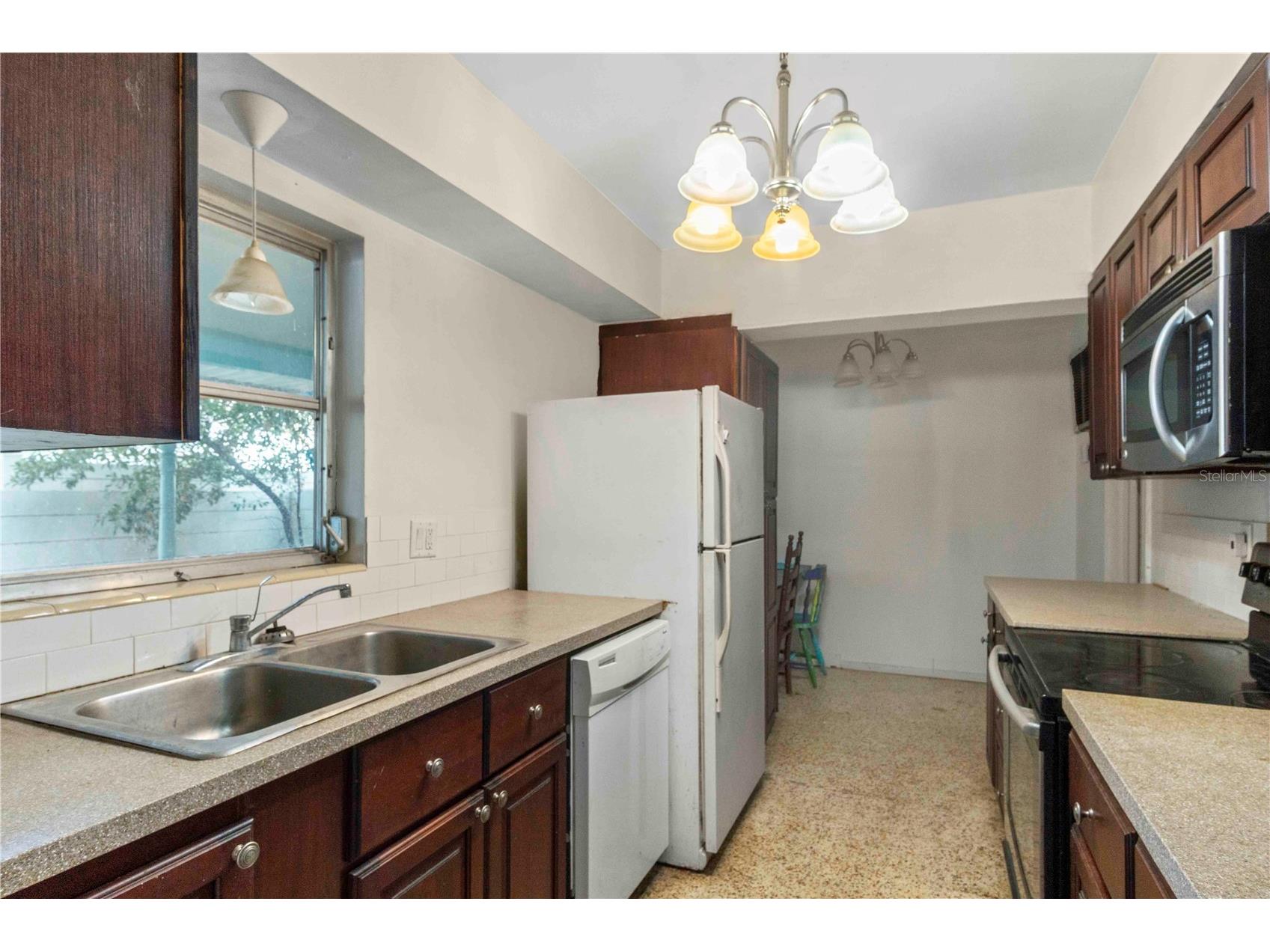 2695 S East Avenue Sarasota FL 34239 O6391028 image5