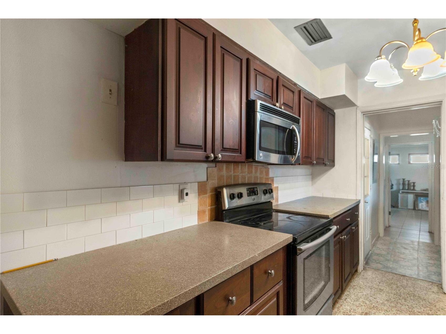 2695 S East Avenue Sarasota FL 34239 O6391028 image8