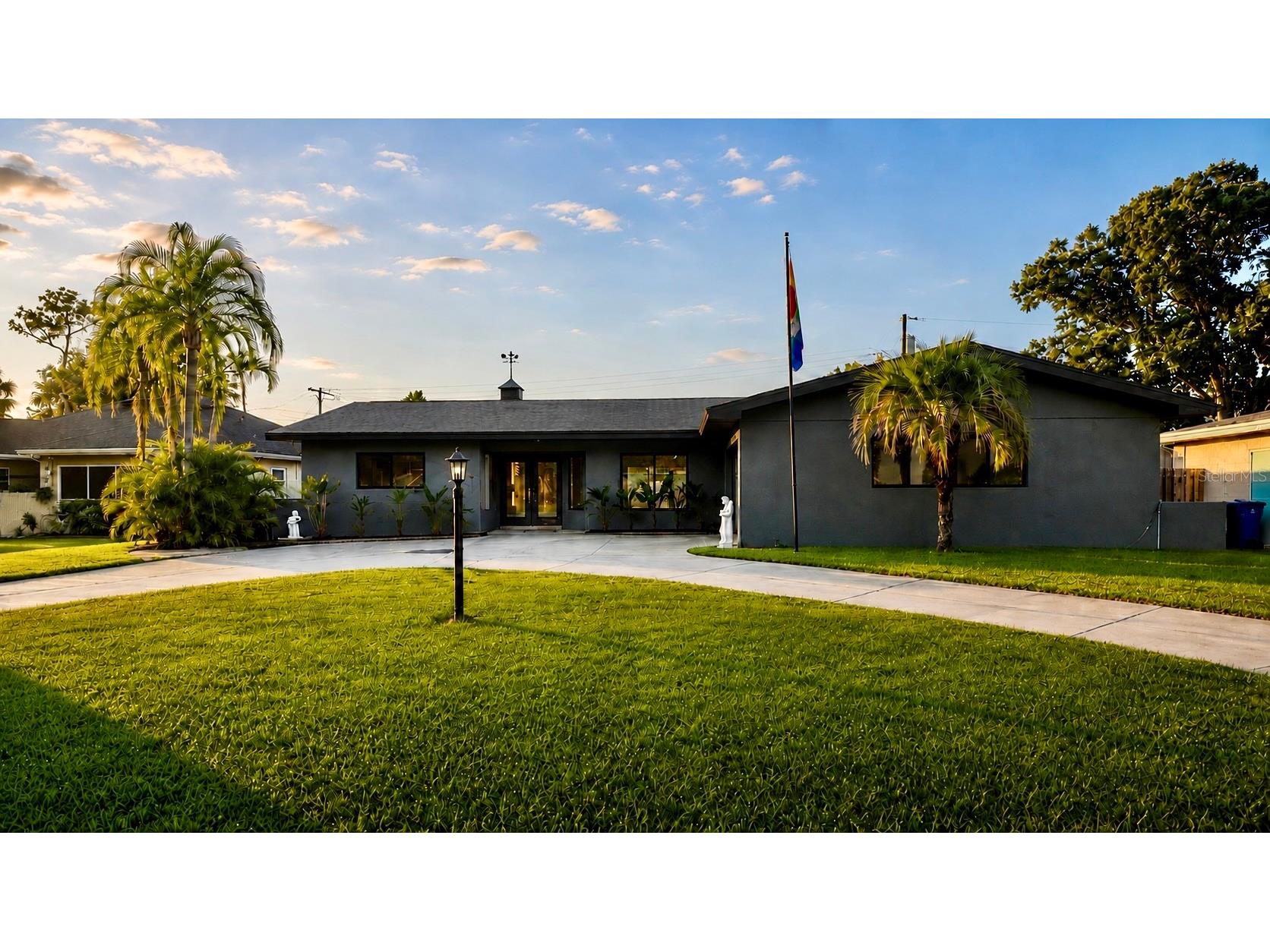2697 66th Terrace S Saint Petersburg FL 33712 TB8522181 image1