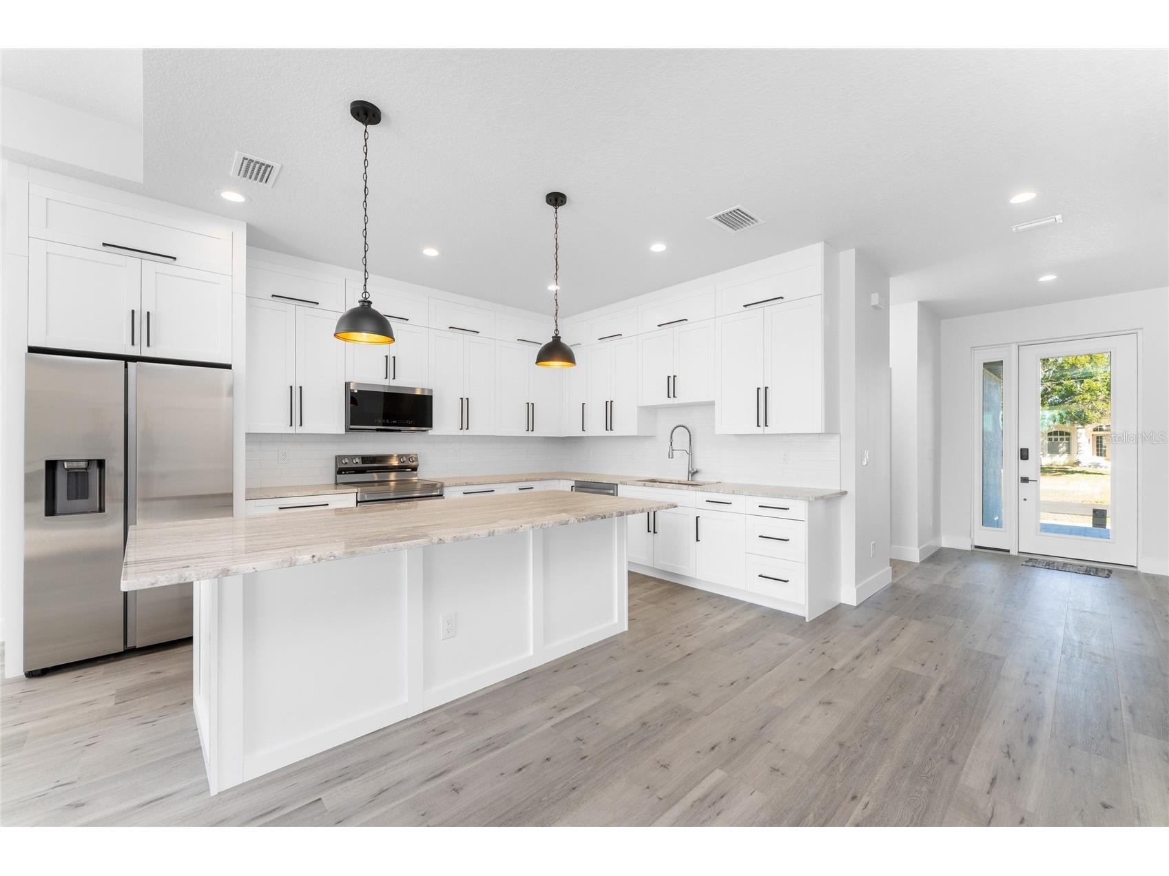 27 Bunker Court Rotonda West FL 33947 D6145506 image14