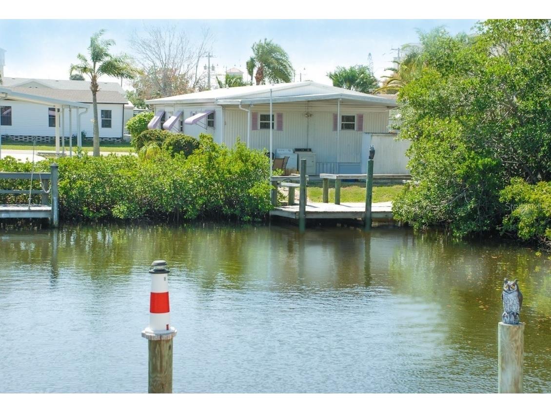 27 Erskin Drive Venice FL 34285 - HATCHETT CREEK CANAL TO INTRAC N6131228 image1