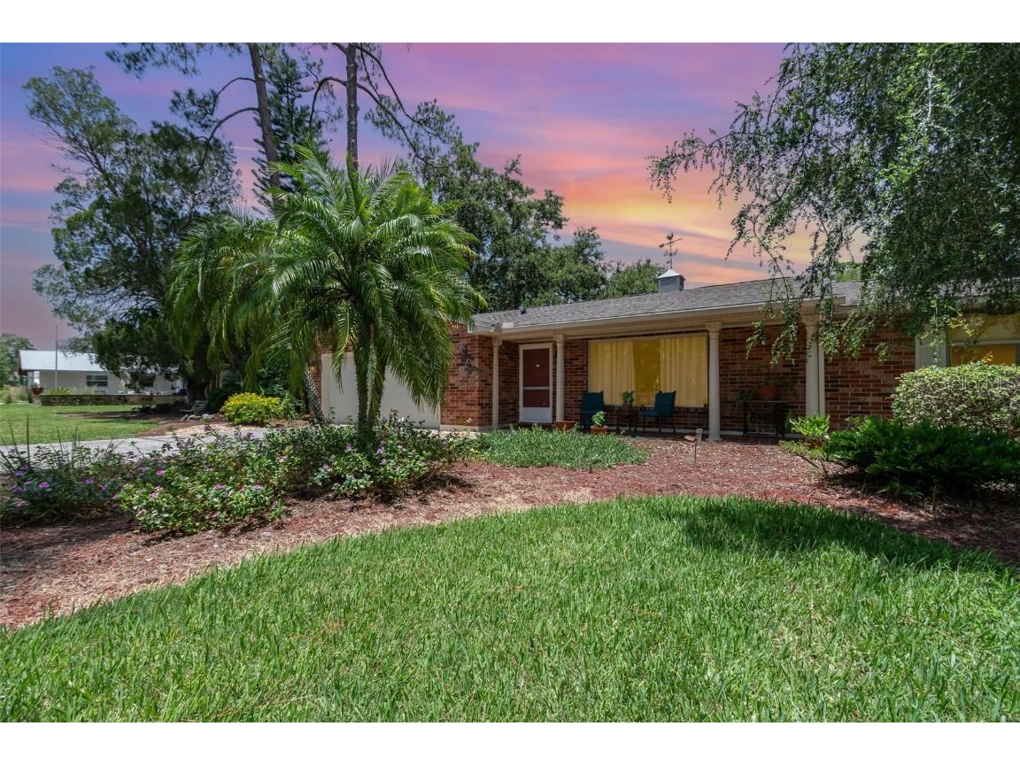 27 Fairway Drive Eustis FL 32726 - PINE MEADOWS LAKE O6323704 image1