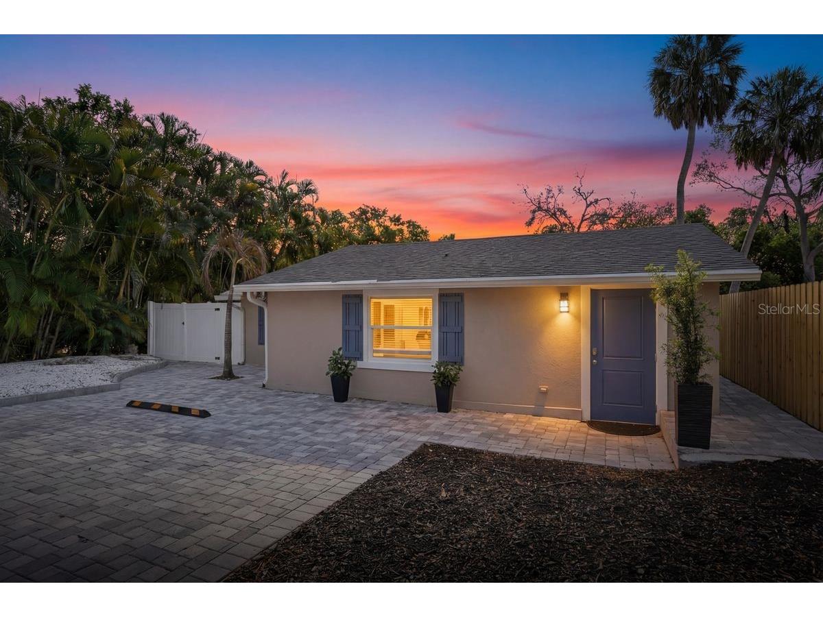 27 Michiana Drive Terra Ceia FL 34250 A4692730 image1